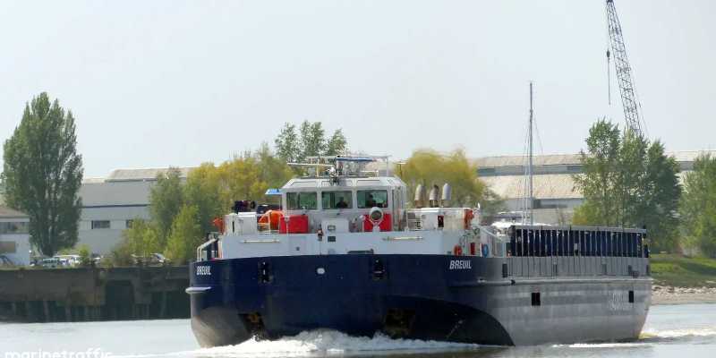 M/V A380 